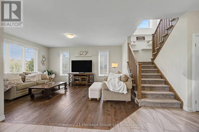 91 Boyd Boulevard — photo 17 of 40