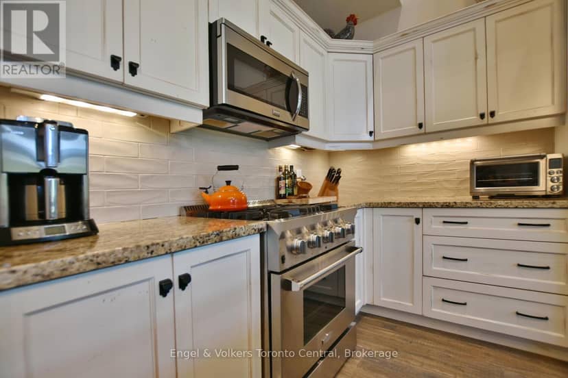 18 Robbie Way — photo 21 of 36