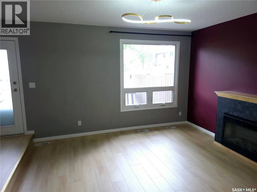 18 1128 McKercher DRIVE — photo 4 of 25