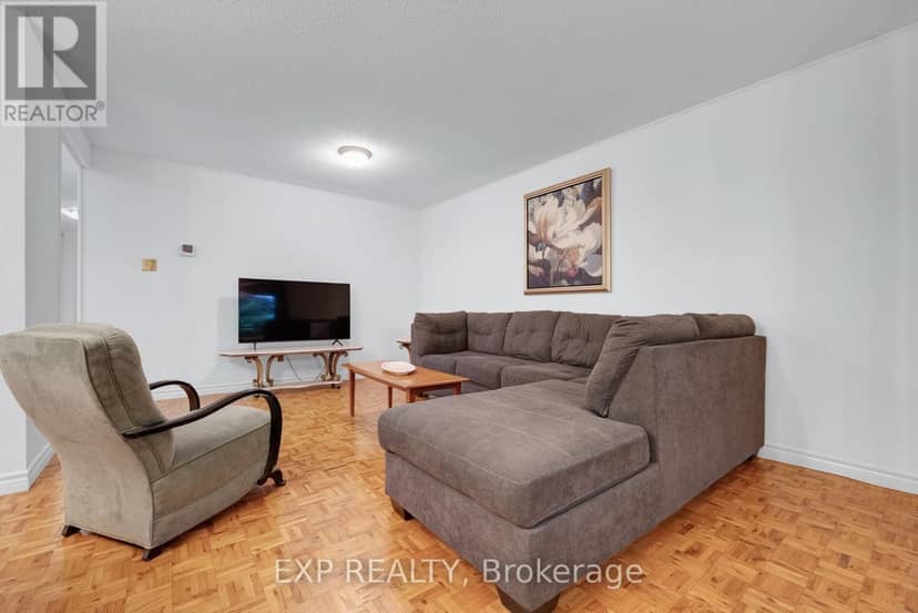 639 Irwin Crescent — photo 15 of 40