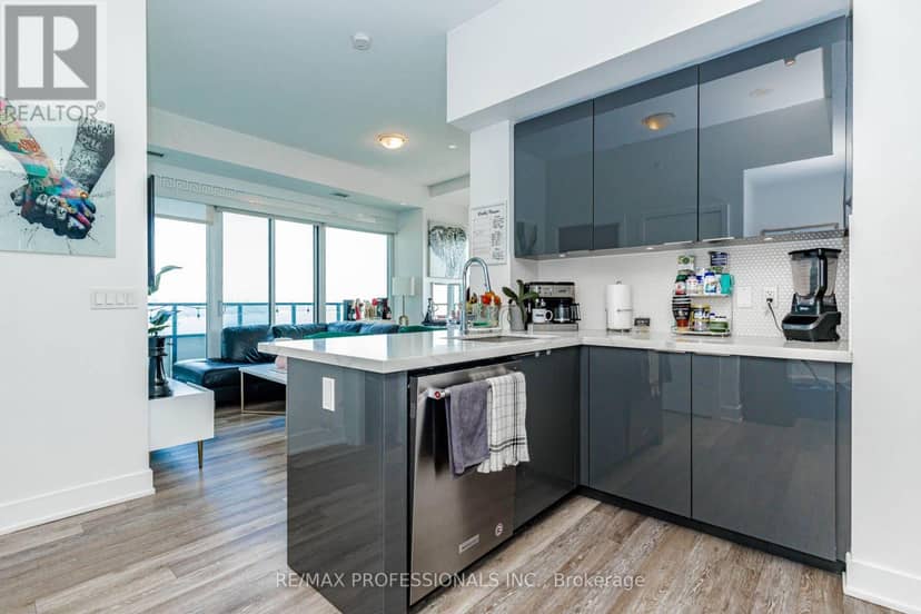 1107 - 20 Shore Breeze Drive — photo 11 of 40