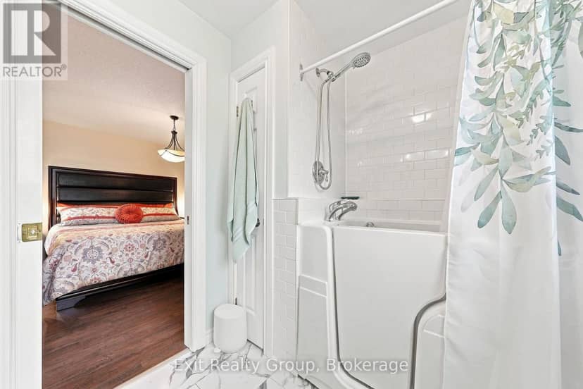 6 Heritage Drive — photo 37 of 40