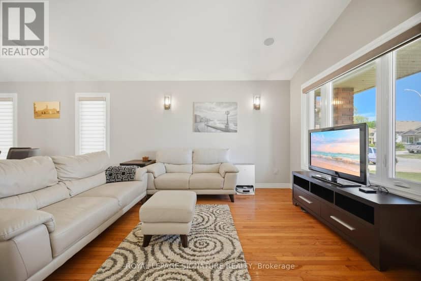5122 Meadowood Lane — photo 10 of 40