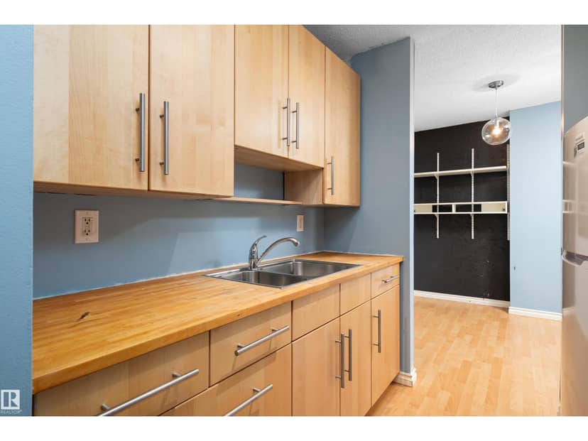 #611 13910 Stony Plain RD NW, Edmonton, photo 4