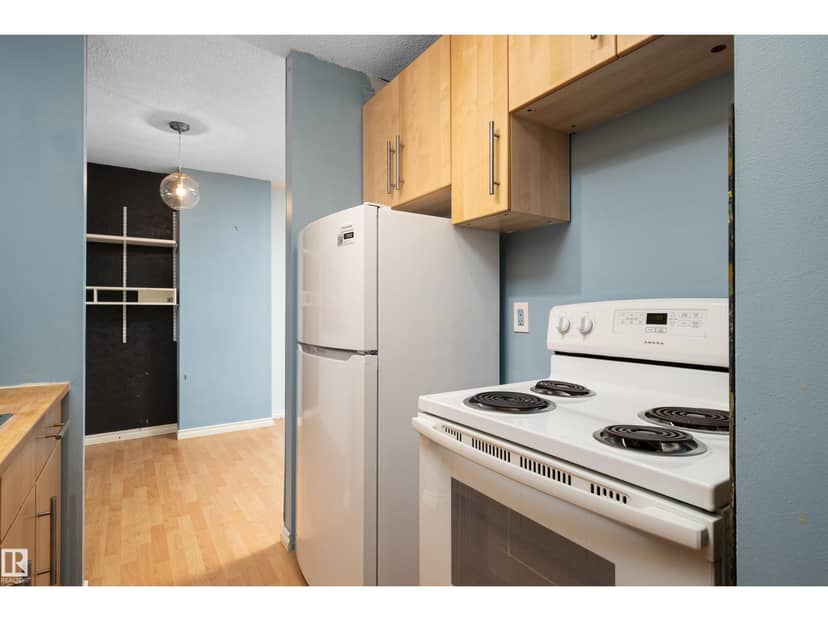 #611 13910 Stony Plain RD NW, Edmonton, photo 5