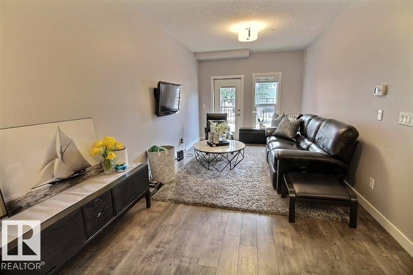 #106 10126 144 ST NW, Edmonton, photo 2