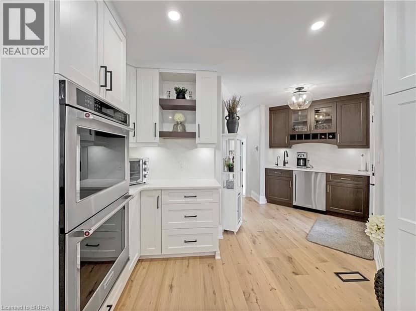 360 ROBINSON Road — photo 13 of 40