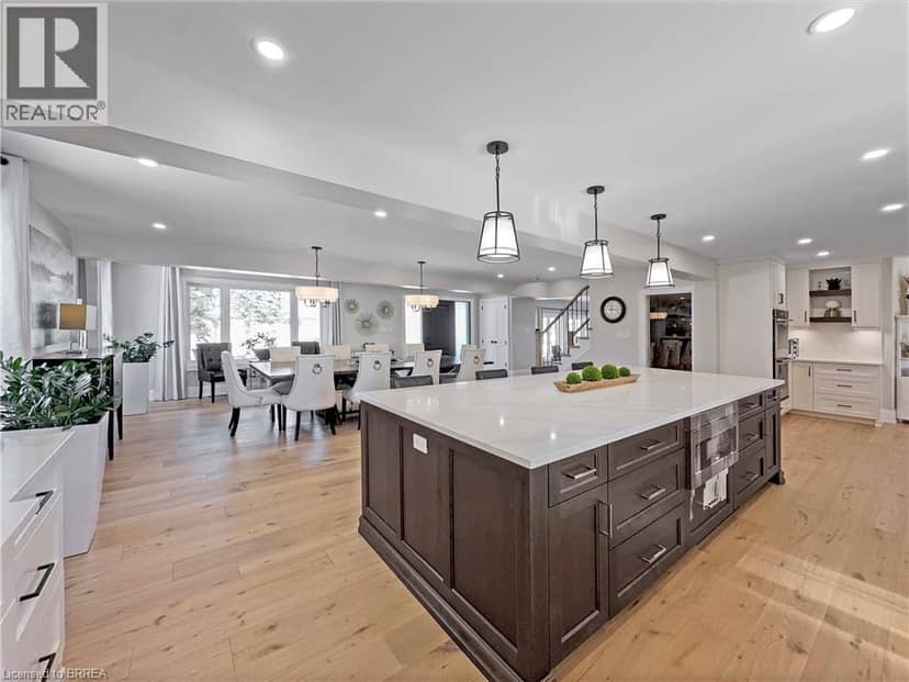 360 ROBINSON Road — photo 14 of 40
