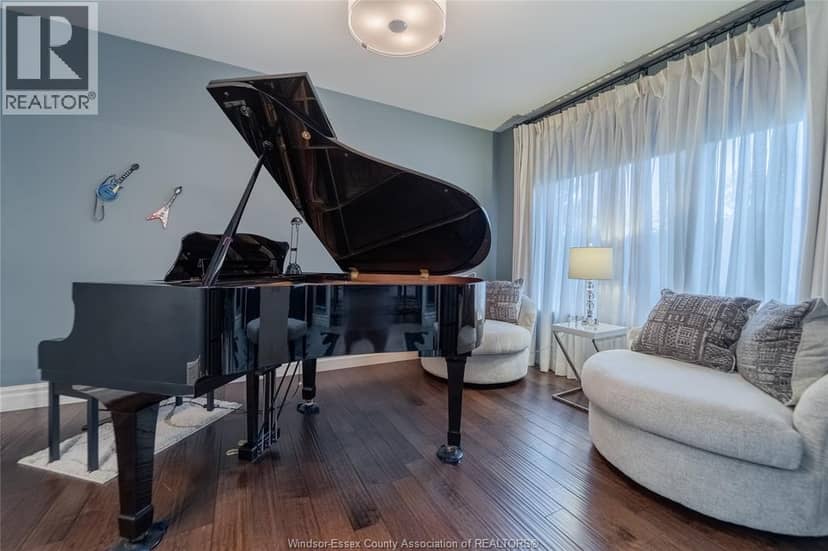 625 North Talbot ROAD — photo 4 of 40