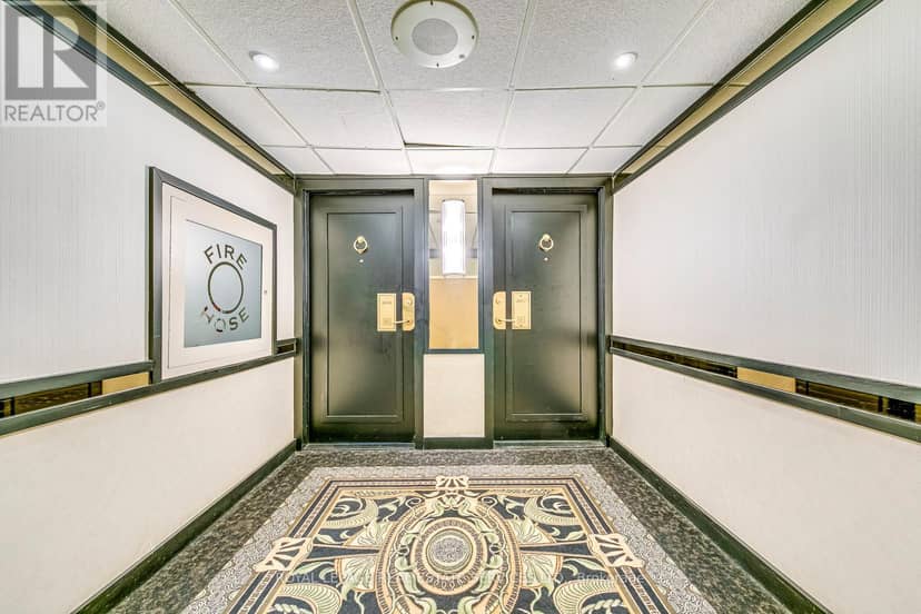 1607 - 2045 Lake Shore Boulevard W — photo 24 of 40