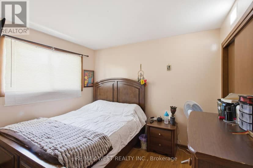 453 Leonard Avenue — photo 13 of 32