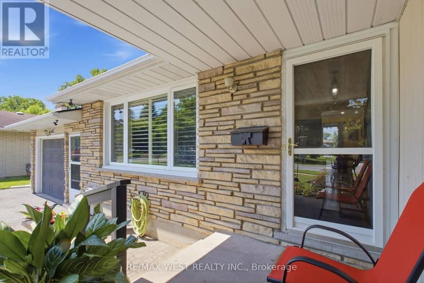 453 Leonard Avenue — photo 2 of 32