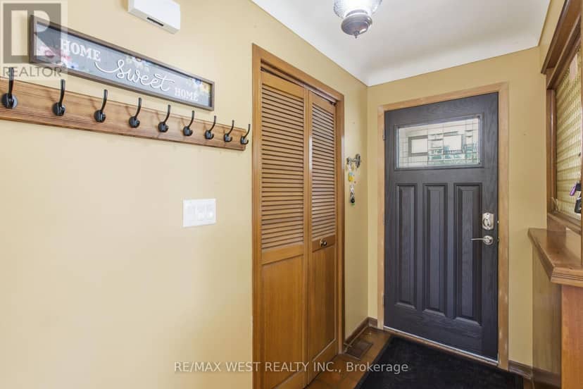 453 Leonard Avenue — photo 5 of 32