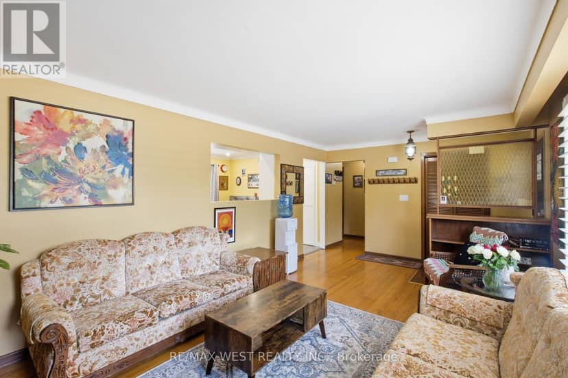 453 Leonard Avenue — photo 6 of 32
