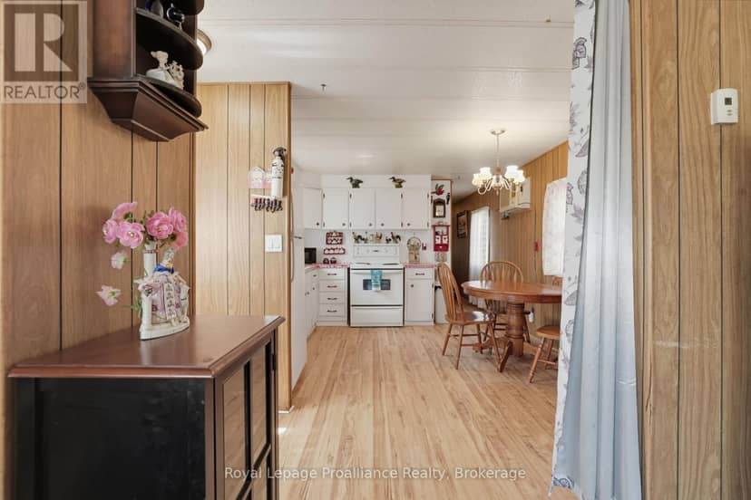 5 Kenneth Boulevard — photo 12 of 30