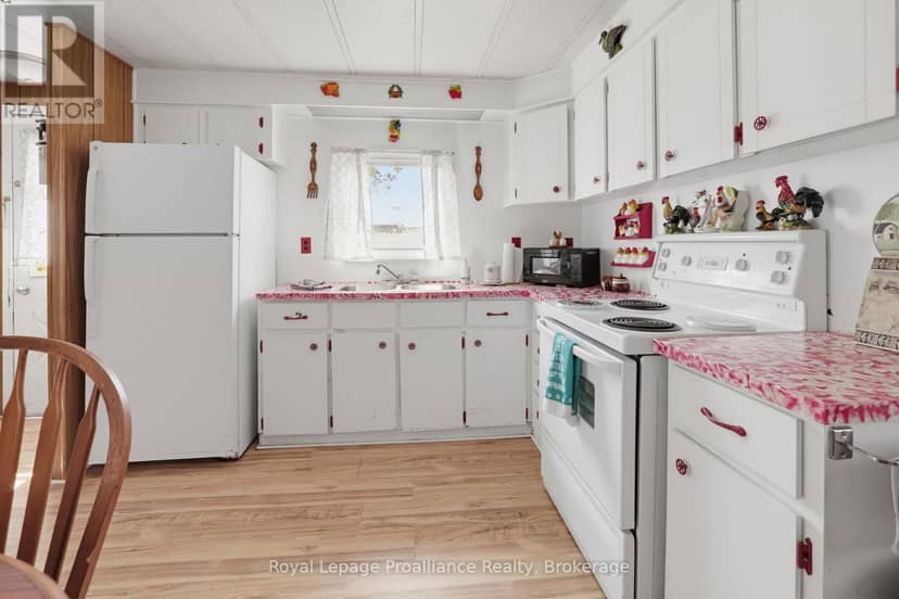 5 Kenneth Boulevard, Quinte West, photo 5