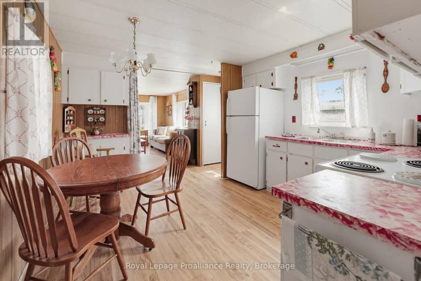 5 Kenneth Boulevard, Quinte West, photo 6