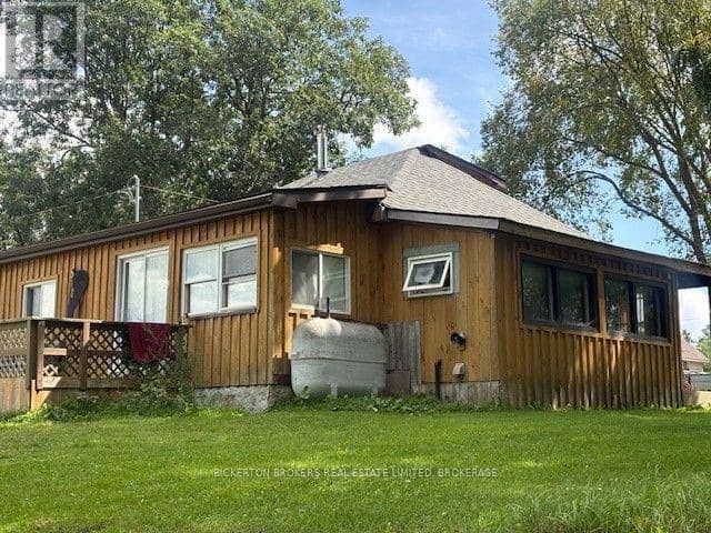 184 Jonas Street, Leeds and the Thousand Islands, photo 2