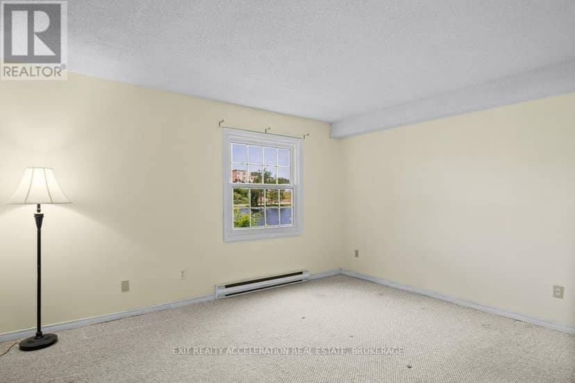 103 - 11 Centre Street S — photo 29 of 40