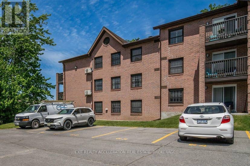 103 - 11 Centre Street S — photo 35 of 40