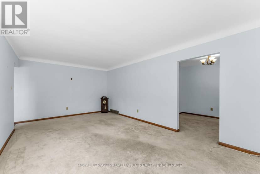 421 Windward Place — photo 9 of 37