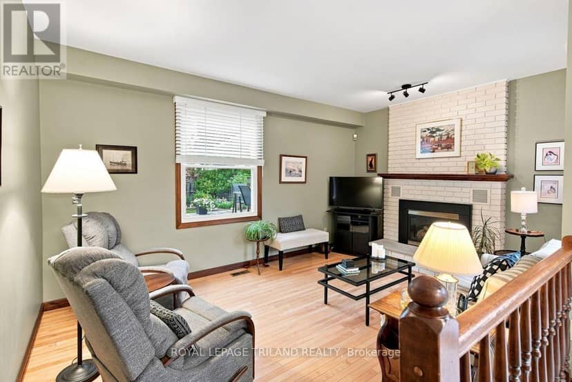 7 Glenview Crescent — photo 15 of 40