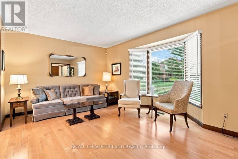 7 Glenview Crescent — photo 7 of 40