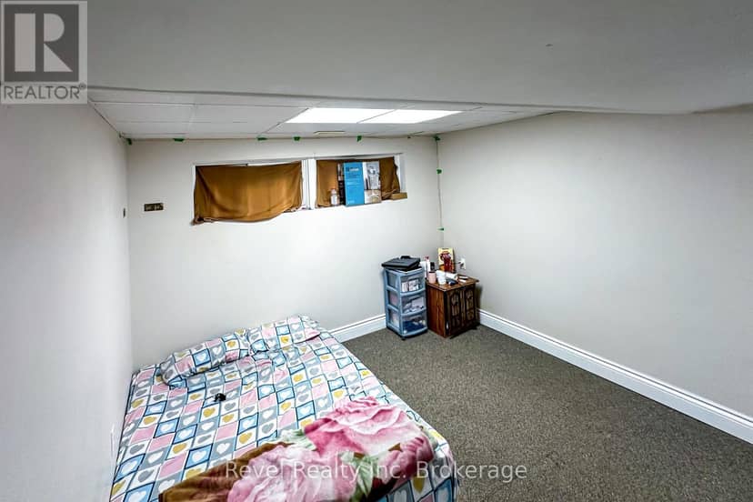 60 Sherryl Crescent — photo 17 of 27
