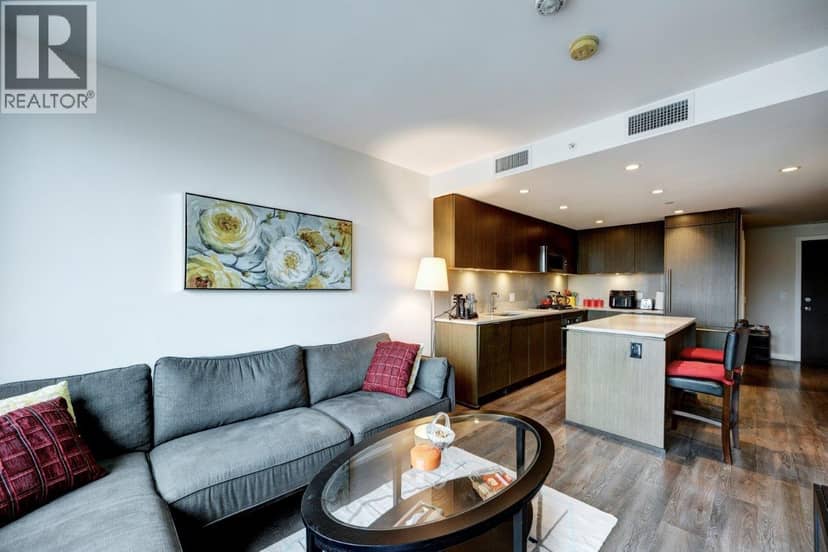 908 125 E 14TH STREET, North Vancouver, photo 2