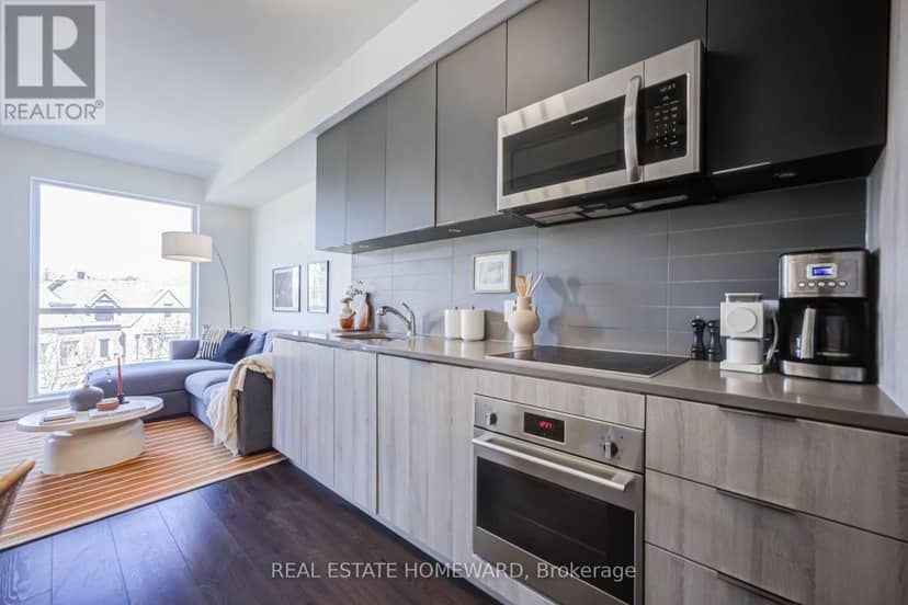 309 - 223 St Clair Avenue W — photo 14 of 34