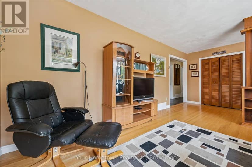 220 Colborne Street — photo 7 of 40
