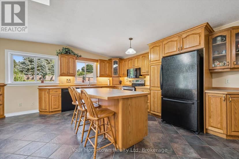 220 Colborne Street — photo 9 of 40