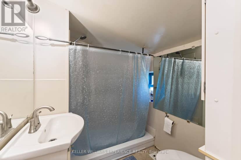 120 Elizabeth Street — photo 23 of 40