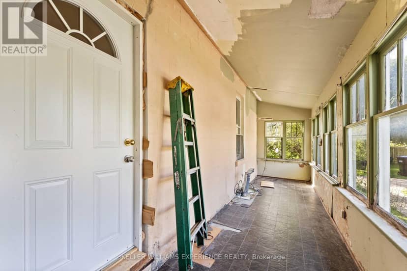 120 Elizabeth Street — photo 25 of 40