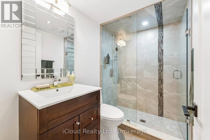 43 Ferndale Crescent — photo 23 of 40