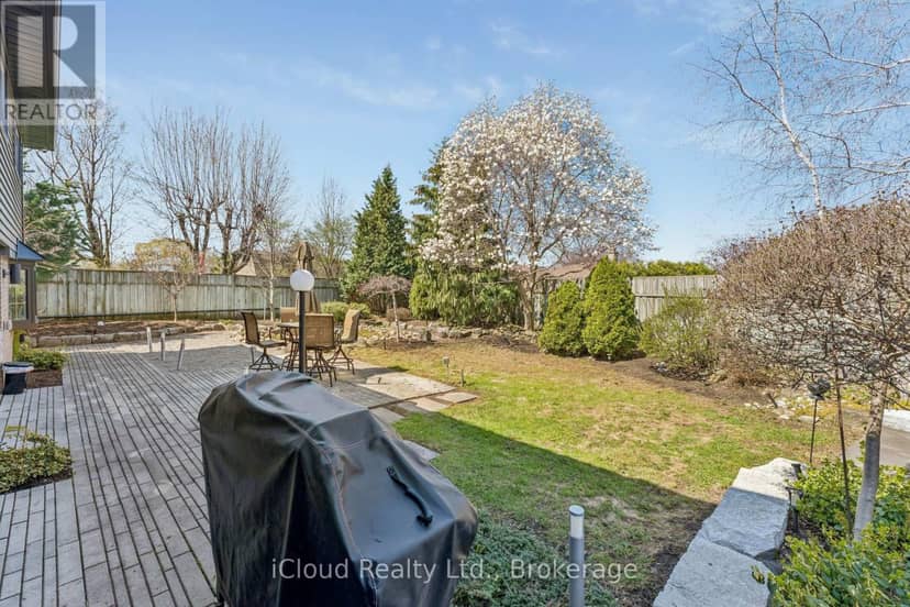 43 Ferndale Crescent — photo 40 of 40