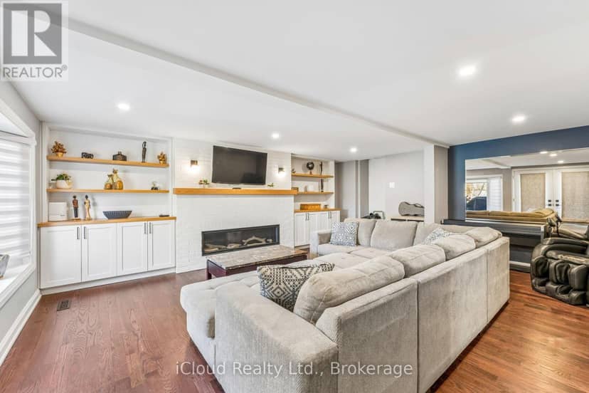 43 Ferndale Crescent — photo 5 of 40
