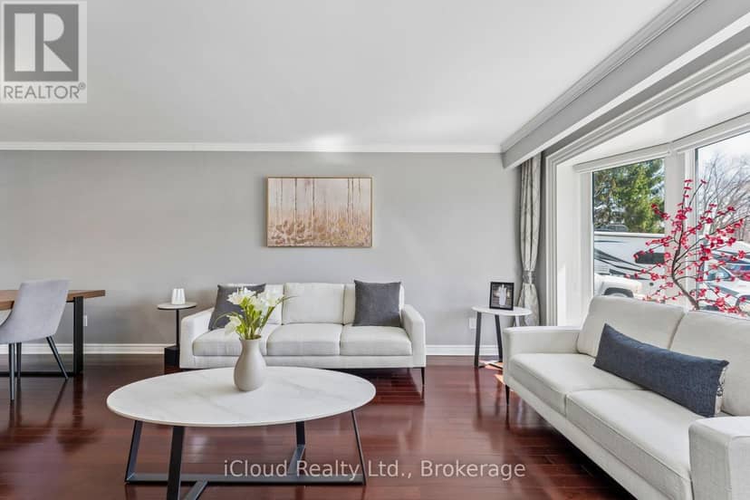 43 Ferndale Crescent — photo 6 of 40