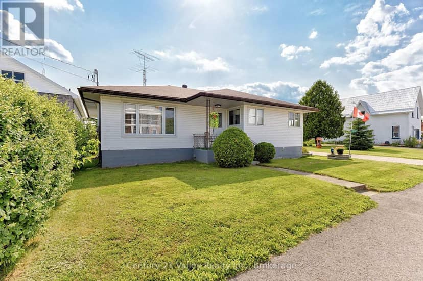 2032 Foresters Falls Road, Whitewater Region