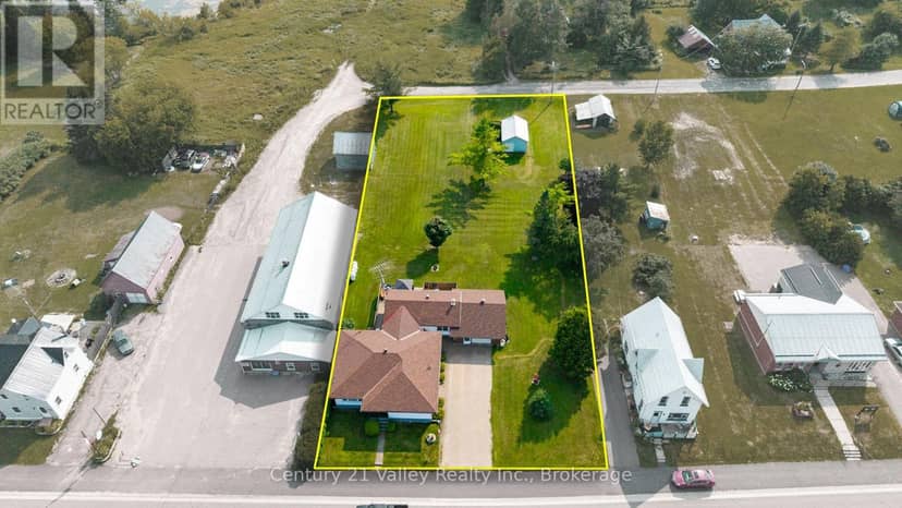 2032 Foresters Falls Road, Whitewater Region, photo 6