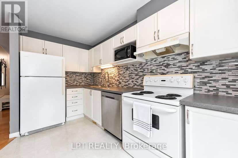 61 Tobermory Crescent — photo 15 of 36
