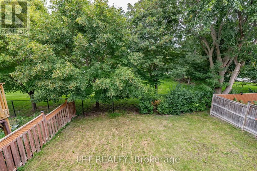 61 Tobermory Crescent — photo 31 of 36