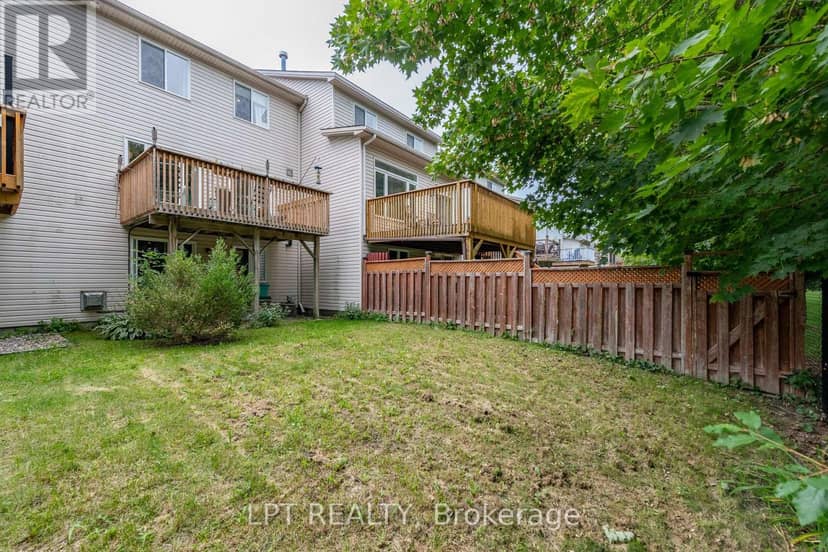 61 Tobermory Crescent — photo 34 of 36