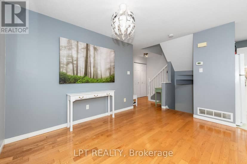61 Tobermory Crescent — photo 9 of 36