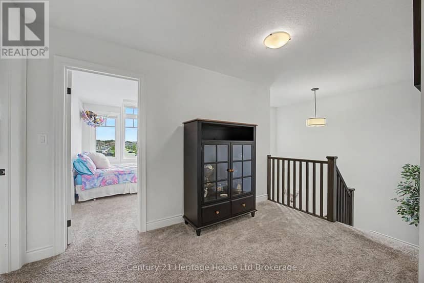 18 Darlison Drive — photo 11 of 33