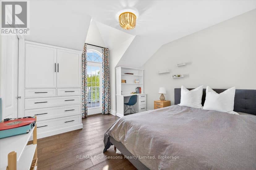 98 Huron Street — photo 18 of 40