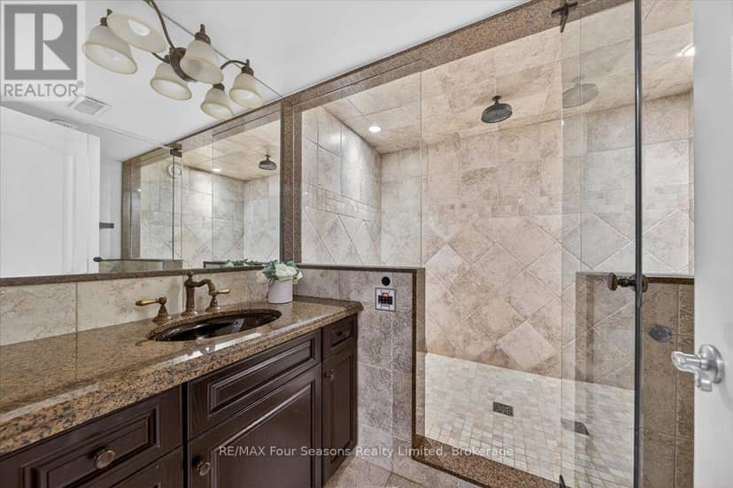 98 Huron Street — photo 25 of 40