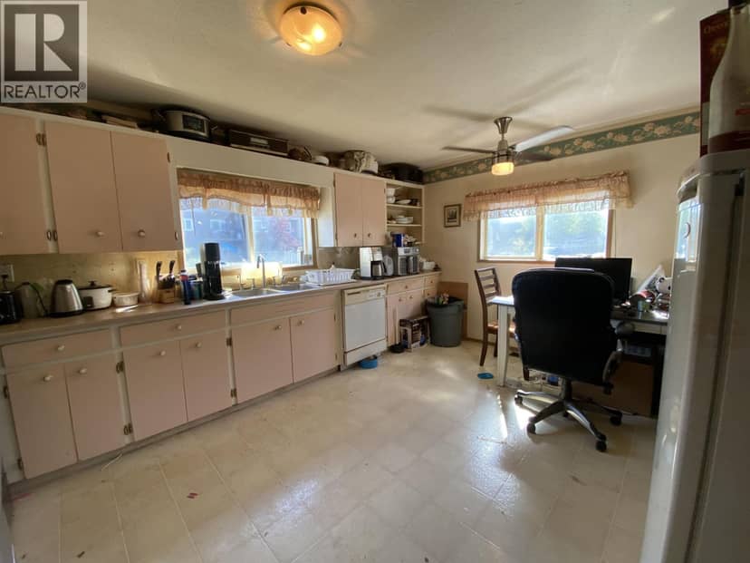 2710 HALL STREET, Terrace, photo 2
