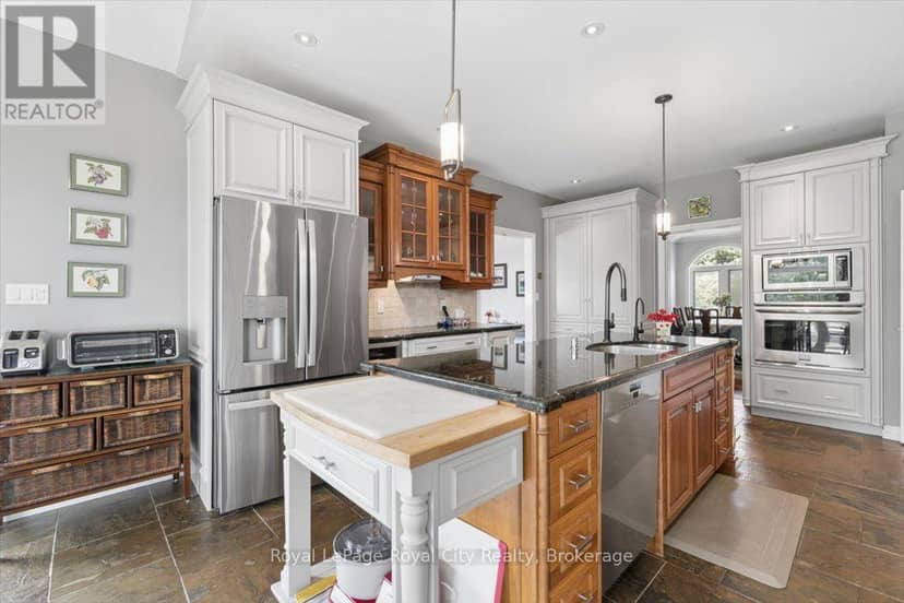 26 Bridle Path — photo 11 of 40