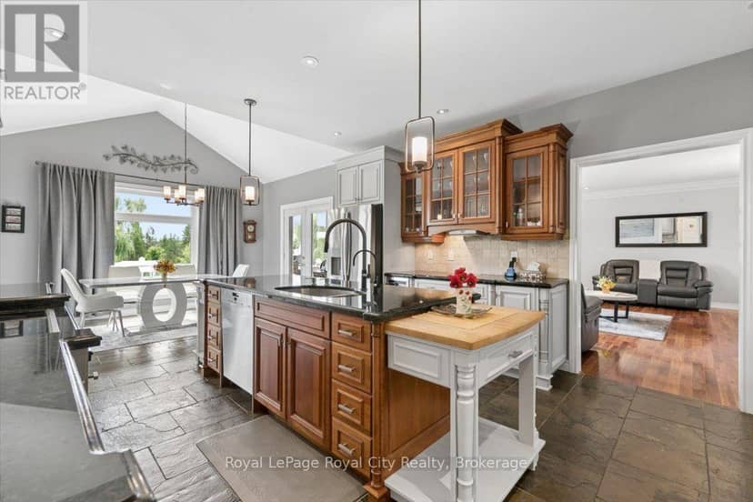 26 Bridle Path — photo 9 of 40